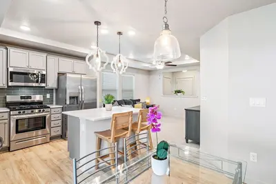 Image de Heart of Nampa-Hot Tub-Fenced Yard-Full Kitchen