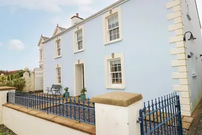 Image de The Old Boathouse, pet friendly, with open fire in St Davids