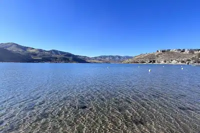 Image de Lakefront Studio Condo~Step into the Lake at Spader Bay