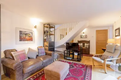 Image de The Albany Lane Residence is a stylish 2 bedroom modern mews with the original dating 1810