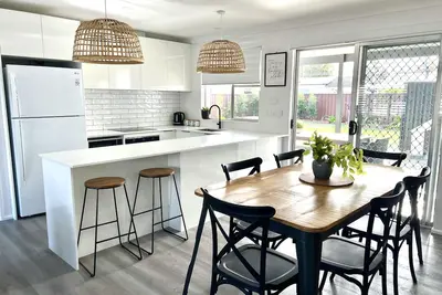 Image de The Family Boathouse - 4 bedroom house with 1 bedroom self contained guesthouse