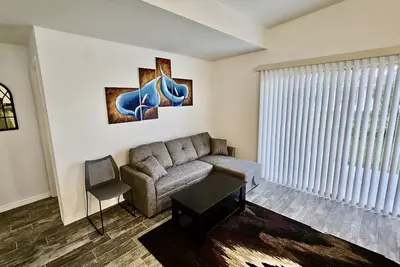 Image de Great Location 3br/2ba near Us41