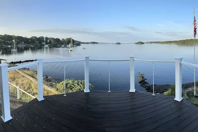 Image de New Ocean Waterfront Home With Private Dock and Cabin, Spectacular Views!