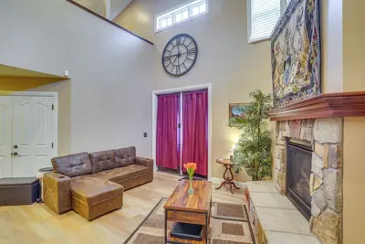 Image de Studio w/ Fireplace: Walk to Downtown Cedar City!