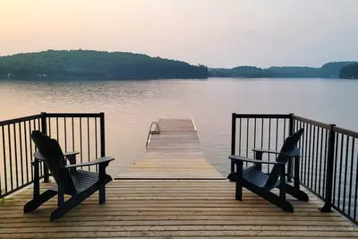 Image de Timber Rock Cottage - Lakeside in Muskoka