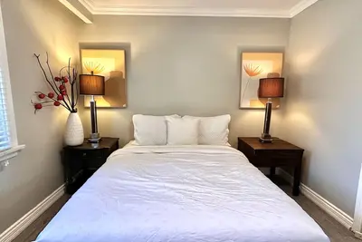 Image de Four-seasons Serenity In The Heart of Oakville Close to Lake Ontario