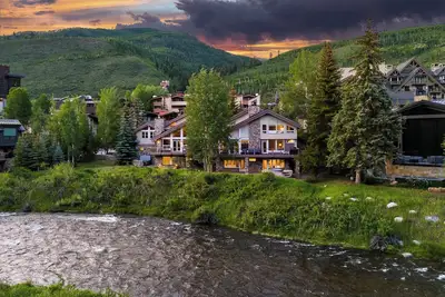 Image de Beautiful riverside haven in the heart of Vail - walk to everything, sleeps 10