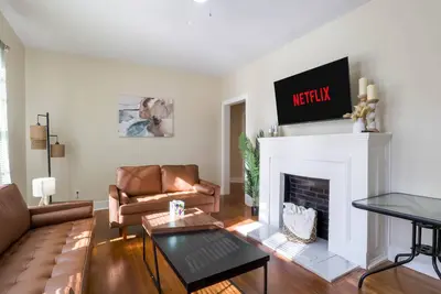 Image de Southern Home Near Ms Medical Center Fondren & Veterans Stadium 3-Bedroom Home