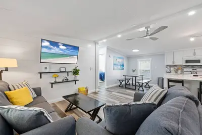 Image de Completely remodeled 3br/2ba, Pet friendly, 5min from Hurlburt Field, fully fenced