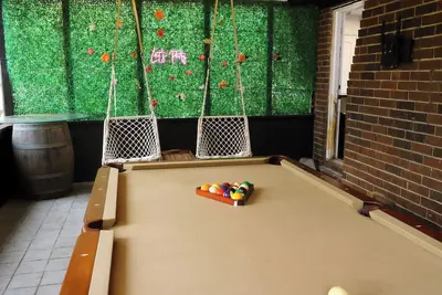Image de 3bed 2bath Firepit, Pool Table, Darts, Pool.