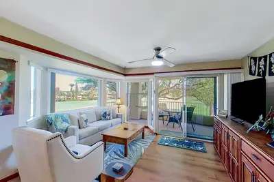 Image de Newly-renovated beautiful spacious Condo w/ fabulous mountain & golf course view