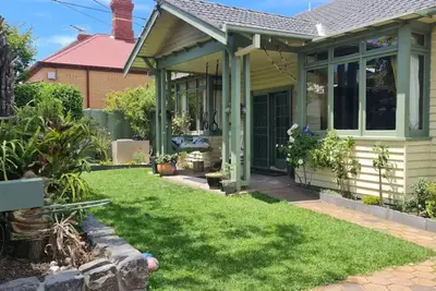 Image de Country retreat in the heart of St Kilda\n\n