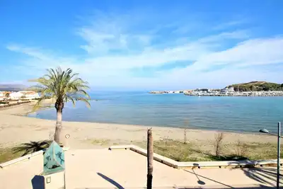 MARÍTIM Ii Apartamento a 1ª línea de mar delante de la playa del Port de Llançà.