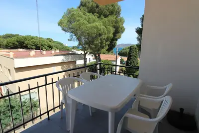 MORÉ I 1 Drta - Apartamento con vistas al mar, barrio tranquilo con jardín.