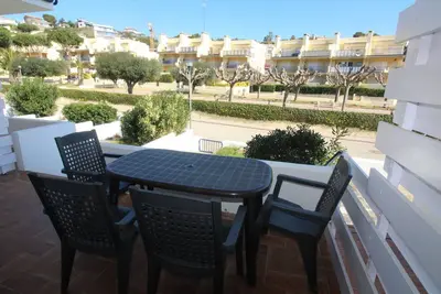 Appartement ensoleillé à 50m de la plage de Grifeu avec terrasse et jardin, proche centre de Llançà
