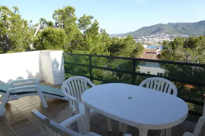 Pompeu Fabra - Apartamento luminoso a 300 m. de la playa de Grifeu.