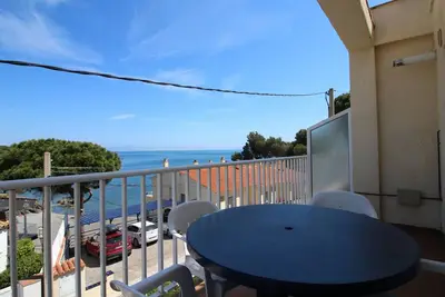 Vinya Farella 4 - Apartamento luminoso con vistas la mar y parking.