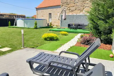 Image de Quarto c\/ Banheira de Hidromassagem e Piscina e Jardim de uso Partilhado