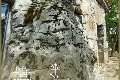 Image de Hébergement insolite - Grotte & piscine (2 à 5 p. )