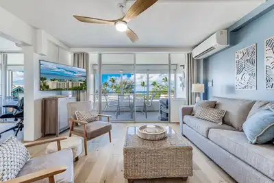 Image de Beautiful Stylish Condo W/ Amazing Ocean Views, Walk To World Class Beach!
