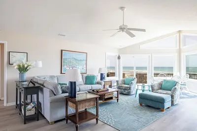 Image de White Sand, Oceanfront House in Emerald Isle, Nc!
