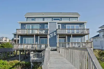 Image de Windsurfer West, Oceanfront Duplex in Emerald Isle, Nc!