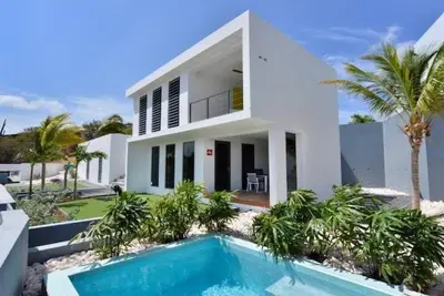Image de Modern apartment with a view of the Spanish Water.