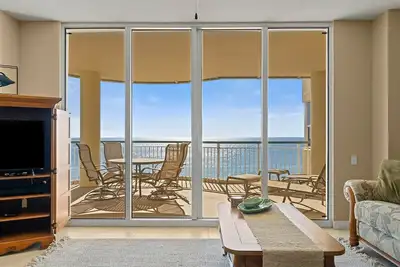 Image de Beach Colony East 6b- Spacious Balcony!