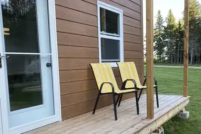 Image de Modern, yet oh so cozy forest view cabin with riverfront access