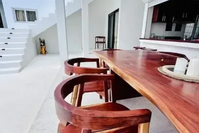 Image de Bungalow with pool in the city center\n\n