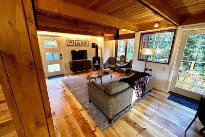 Image de Walking distance to beautiful and historic Indianola beach and pier