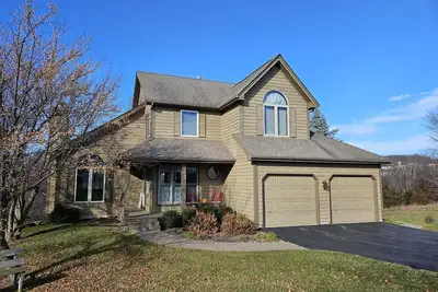 Image de Beautiful 5 Bedroom Home in the Galena Territory! Secure 2025 Now!