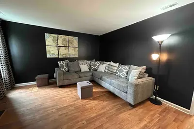 Image de Cozy Townhome Sleeps 8 in Raleigh within 20 minutes of Rdu Airport and Downtown