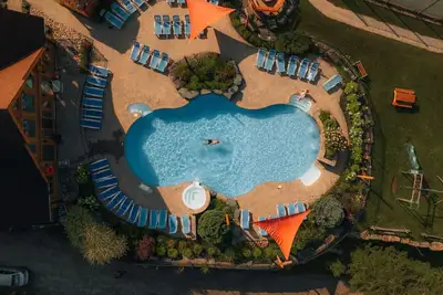 Image de Luxurious Cabin with Spa/Sauna/Pool/Lake