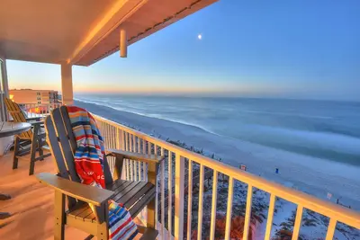 Image de Beachfront Large Penthouse with Amazing Views! Welcome to Ocean Blue Bliss!