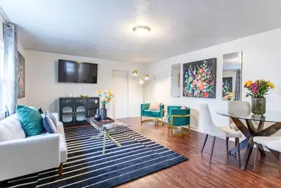 Image de Hermes House- Free Parking! Sleeps up to 10