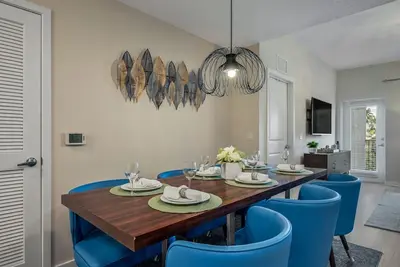 Image de New Condo 3 Br - Convention Center