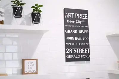 Image de Grand Rapid's 2bedroom apartment, just a quick 3-min drive to DeVos Perform Hall