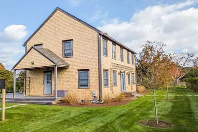 Image de Newly Renovated 4 bedroom in quiet neighborhood. Perfect for families.