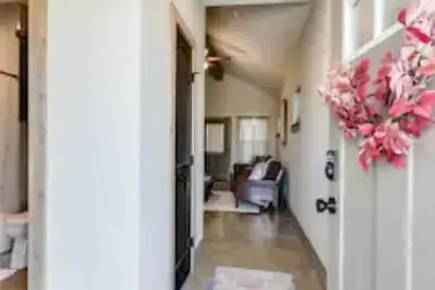 Image de Cozy & Convenient w/ 2 Br & 2 Ba