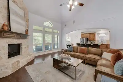 Image de 35% Off! Lux 5bd/Fully Furnished Home/Private Garage/Grand Prairie/Gp12
