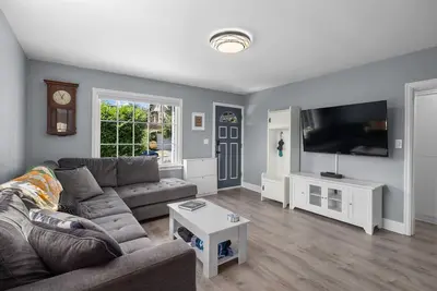 Image de Charming Seattle Cape Cod Oasis: Perfect Location!