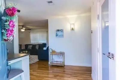 Image de Cozy, Spacious & Modern w/ 3 Br!