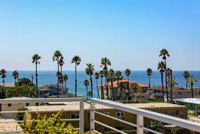 Image de Stunning Beach Townhome: Private Rooftop Deck with Breathtaking Ocean Views!
