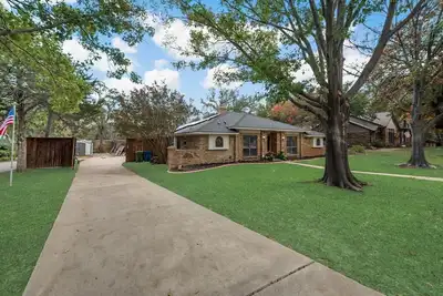 Image de Oasis and convenience in Lewisville near the Airport and pet friendly