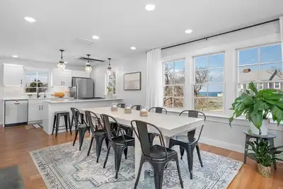 1 min walk to private beach-Linens included! Booking for 2025! New amenities!