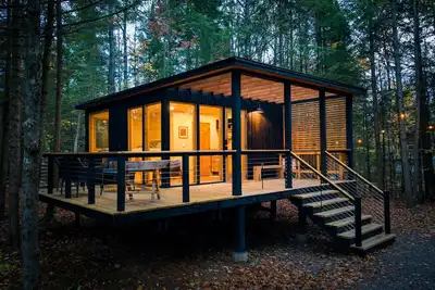 Image de Relaxing Lakeside Cabin with Direct Atv & Snowmobile Trail Access!