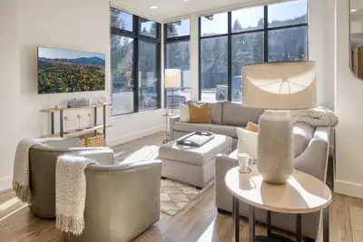 Image de Resort-Style Luxury in the Heart of Ketchum