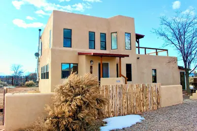 Image de Entire home with privacy and views 10 mins to town 25mins to ski area