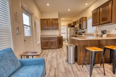 Image de Charming 1 bedroom w/ loft cottage in fabulous Coachella, California. No Pets